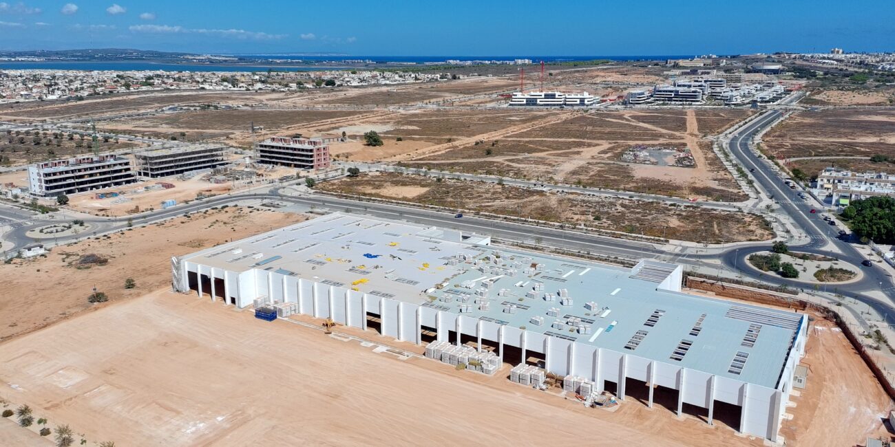 Construction of the very first Bauhaus store in the province of Alicante is progressing rapidly in Torrevieja, with works accelerating to bring the potential opening date forward to December.