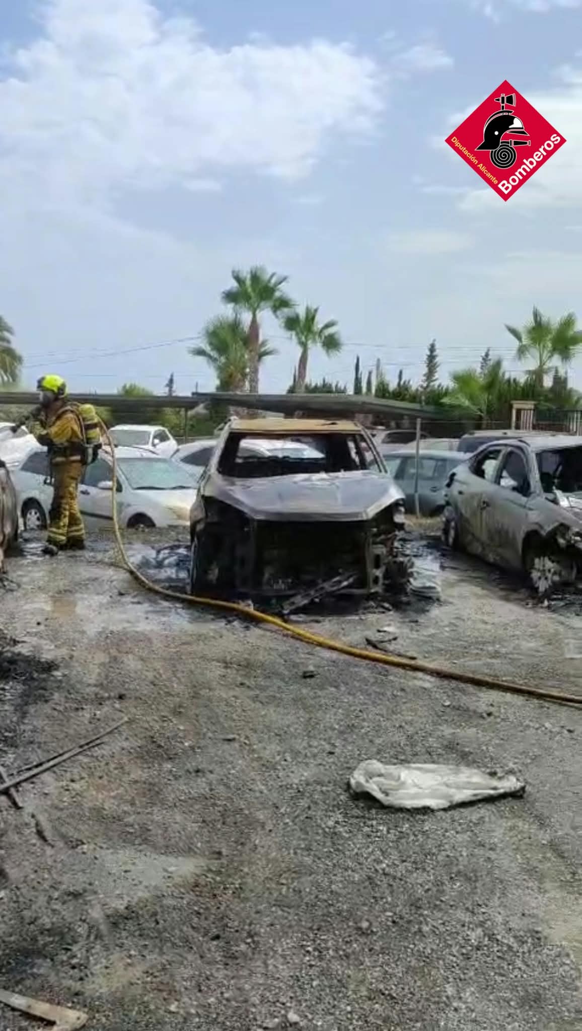 Fire breaks out at car park near Alicante-Elche Airport