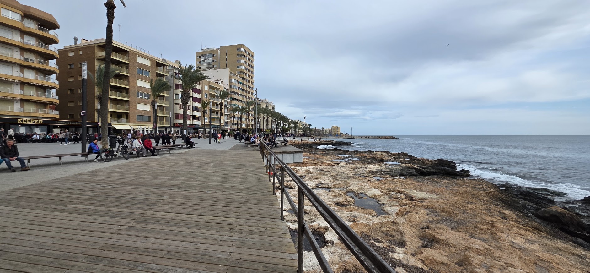 Torrevieja gift shop processes paperwork after operating eleven years without an opening licence