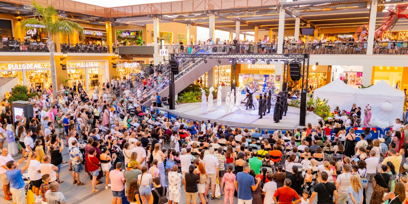 Zenia Boulevard in Orihuela Costa marks its 14th anniversary throughout September with open-air ballet, children's activities, customer prizes, and a major closing celebration.