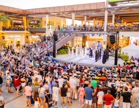 Zenia Boulevard in Orihuela Costa marks its 14th anniversary throughout September with open-air ballet, children's activities, customer prizes, and a major closing celebration.